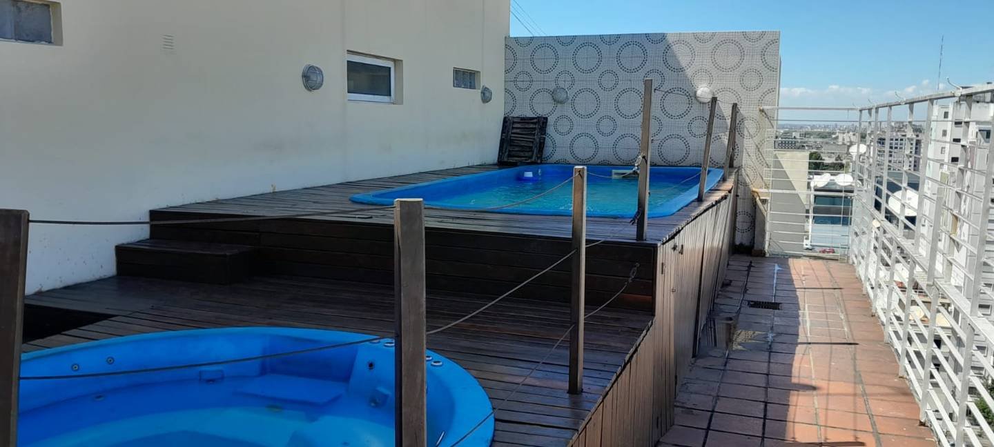 Piletas en la terraza de amenities